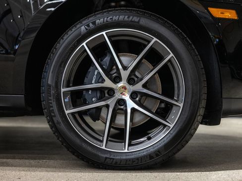 Certified 2026 Porsche Macan AWD/4WD image 20