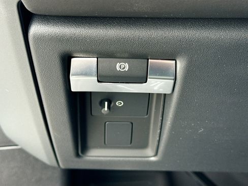 New 2026 Land Rover Defender 110 X-Dynamic SE AWD/4WD image 36