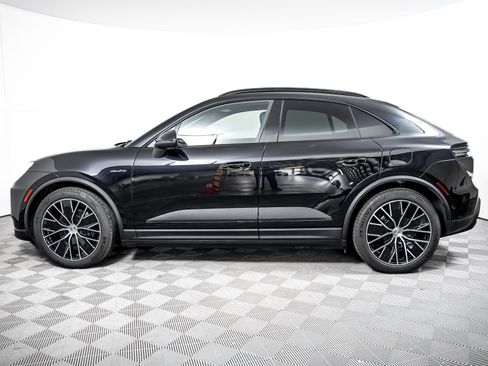 Certified 2025 Porsche Macan 4 Electric AWD/4WD image 11