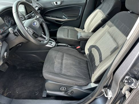 Used 2019 Ford EcoSport SE w/ SE Convenience Package image 9