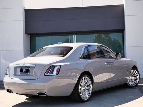 New 2025 Rolls-Royce Ghost image 2