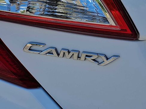 Used 2012 Toyota Camry LE FWD image 28