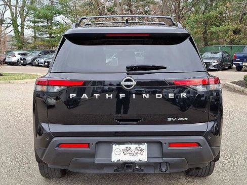 Certified 2023 Nissan Pathfinder SV w/ SV Premium Package image 7