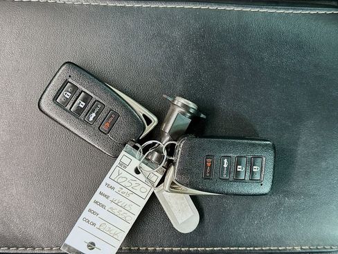 Used 2015 Lexus ES 350 w/ Luxury Package image 34