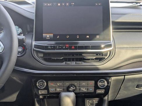 New 2026 Jeep Compass Latitude image 13