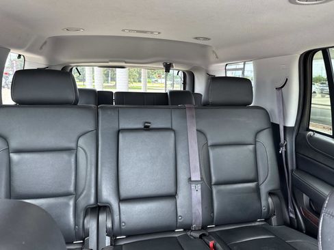 Used 2017 GMC Yukon SLT image 9