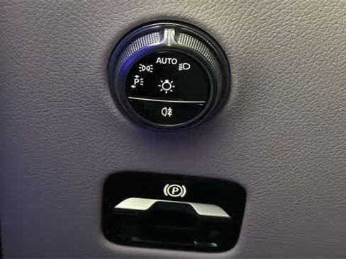 Certified 2025 Mercedes-Benz GLC 300 4MATIC image 52