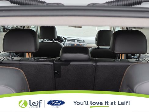 Used 2019 Volkswagen Tiguan SE image 25