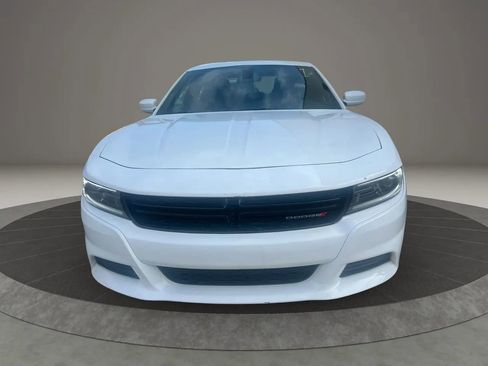 Used 2022 Dodge Charger SXT image 2