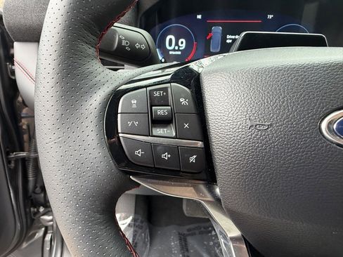 Used 2025 Ford Explorer ST-Line image 24