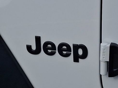Used 2020 Jeep Wrangler Sport AWD/4WD image 31