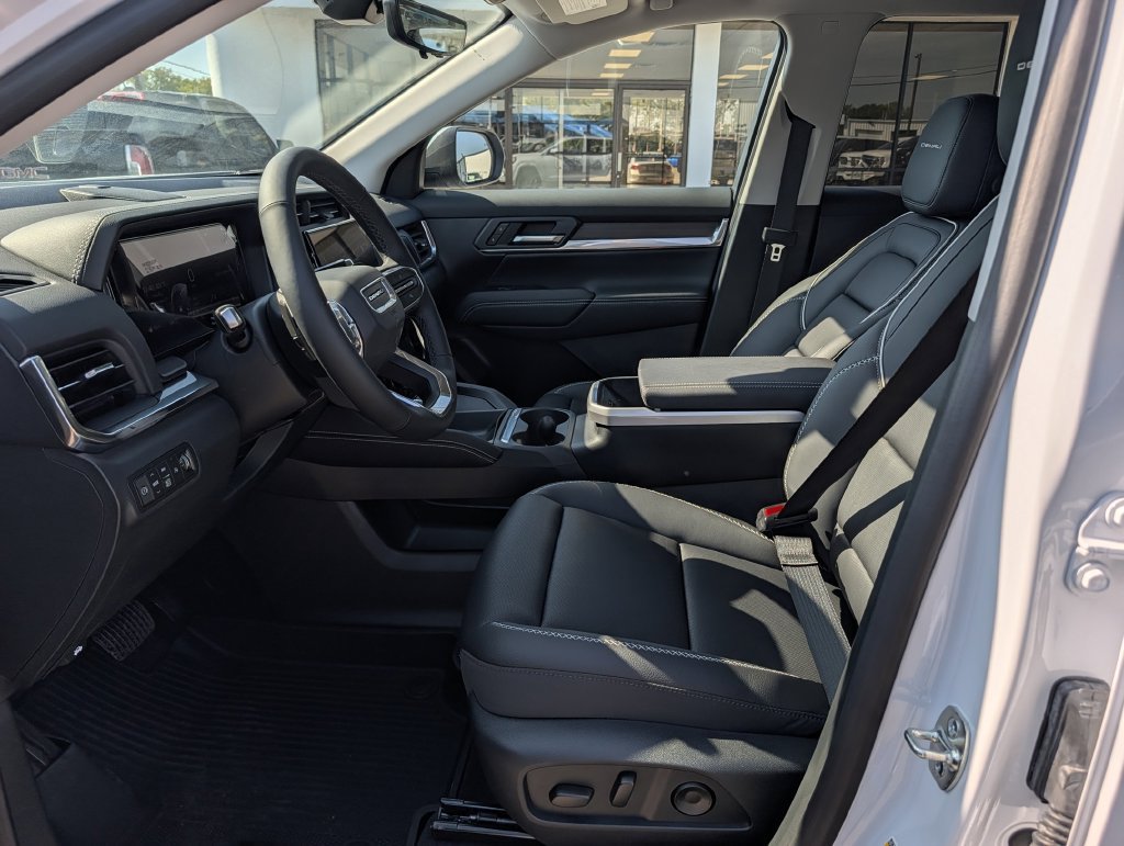 New 2027 GMC Terrain Denali w/ LPO, Floor Liner Package AWD/4WD image 24