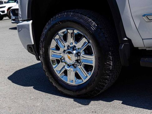 Used 2024 Chevrolet Silverado 2500 High Country w/ High Country Premium Package AWD/4WD image 7
