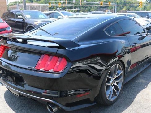 Used 2017 Ford Mustang GT RWD image 7