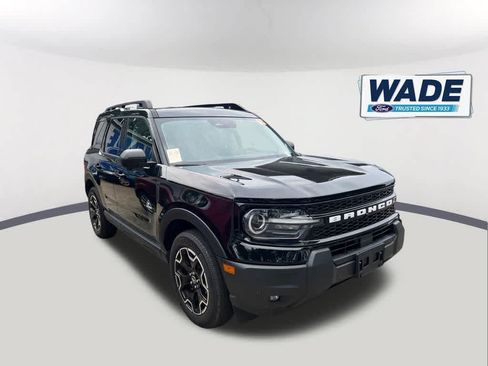 Used 2025 Ford Bronco Sport Outer Banks w/ Outer Banks Tech Package+ AWD/4WD image 3