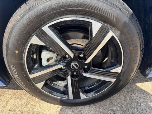 Used 2025 Nissan Sentra SV FWD image 27
