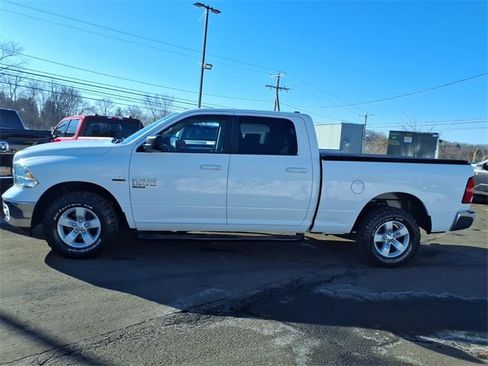Certified 2019 RAM 1500 Classic SLT image 6