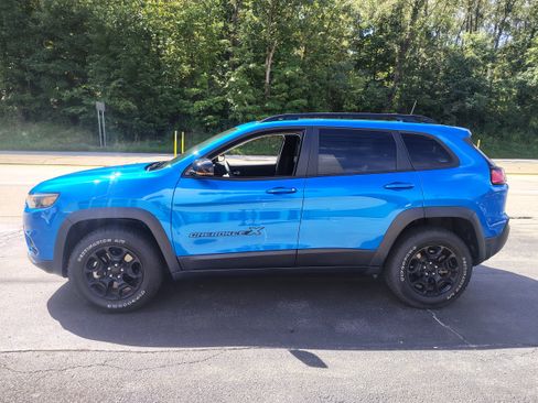 Certified 2022 Jeep Cherokee Latitude w/ Sun & Sound Group AWD/4WD image 6