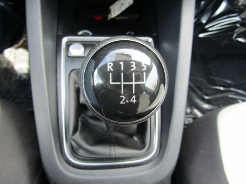 Used 2015 Volkswagen Jetta S image 24