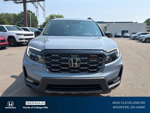 Used 2023 Honda Passport TrailSport image 2