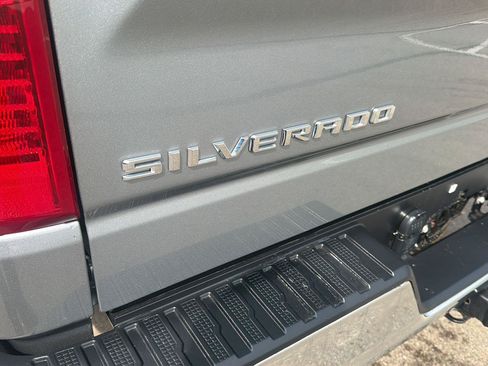 Used 2024 Chevrolet Silverado 1500 LT AWD/4WD image 5