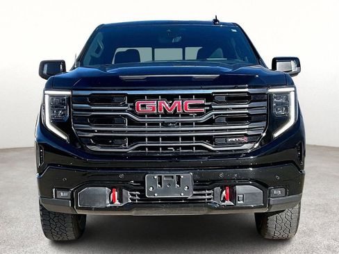 Used 2025 GMC Sierra 1500 AT4 w/ AT4 Premium Package AWD/4WD image 4