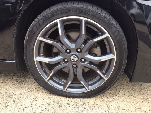 Used 2017 Nissan Sentra NISMO w/ NISMO Premium Package FWD image 32