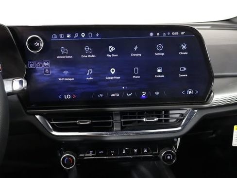 Used 2025 Chevrolet Equinox EV LT FWD image 21