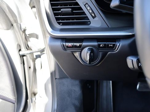 Certified 2021 Porsche 911 Turbo S image 33