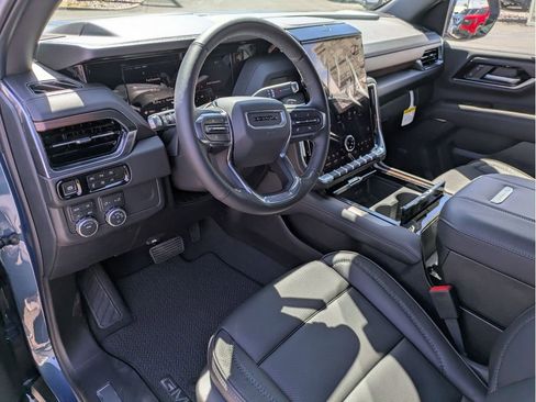 New 2026 GMC Yukon Denali w/ Sun & Power Step Package AWD/4WD image 9