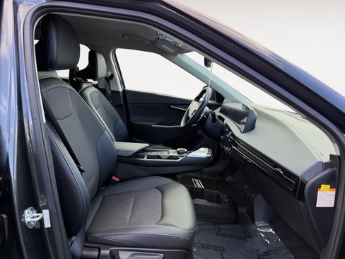 Used 2024 Kia EV6 Light RWD image 19
