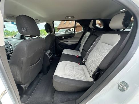 Used 2020 Chevrolet Equinox LS w/ LS Convenience Package AWD/4WD image 18