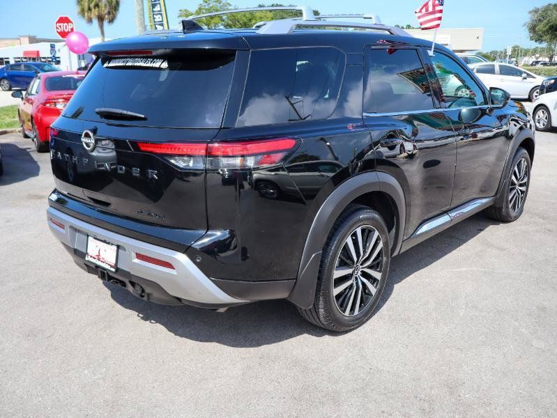 Used 2024 Nissan Pathfinder Platinum FWD image 6
