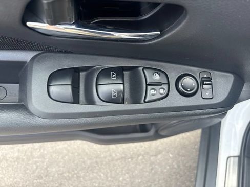 Used 2023 Nissan Kicks SV w/ Interior Electronics Package FWD image 22
