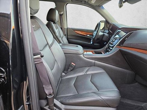 Used 2015 Cadillac Escalade Luxury AWD/4WD image 15
