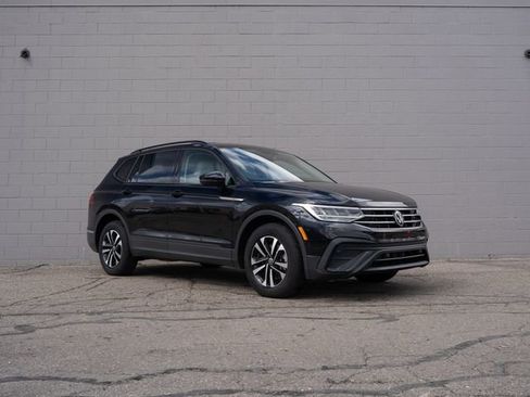 Used 2023 Volkswagen Tiguan S image 9