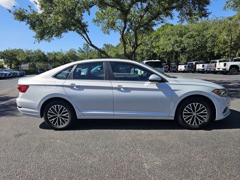 Used 2019 Volkswagen Jetta SEL FWD image 3
