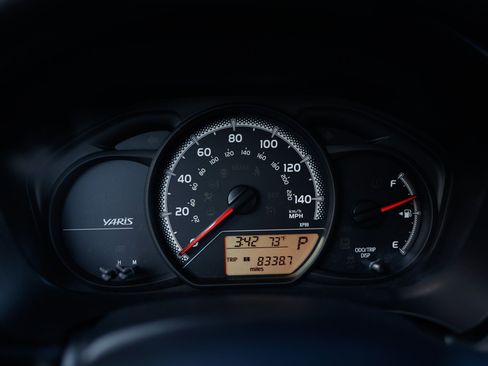Used 2016 Toyota Yaris L image 30