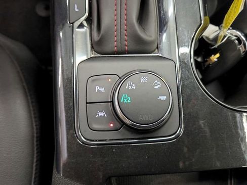 Used 2025 Chevrolet Blazer RS image 29