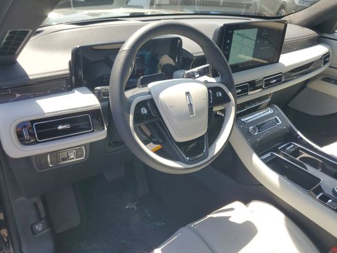 New 2026 Lincoln Aviator Black Label w/ Dynamic Handling Package AWD/4WD image 12