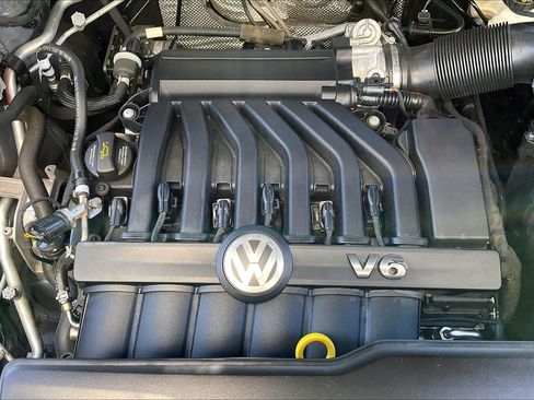 Certified 2023 Volkswagen Atlas Cross Sport SEL AWD/4WD image 32