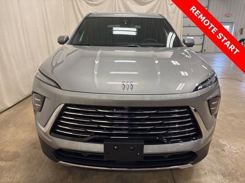 Used 2025 Buick Enclave Preferred image 9