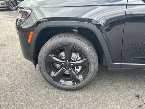 New 2026 Jeep Grand Cherokee Limited image 11