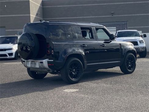 Used 2024 Land Rover Defender 110 S image 28