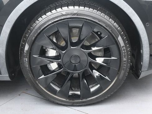 Used 2022 Tesla Model Y Long Range AWD/4WD image 36