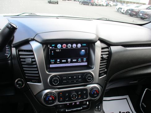 Used 2019 Chevrolet Tahoe LT w/ LT Signature Package image 17