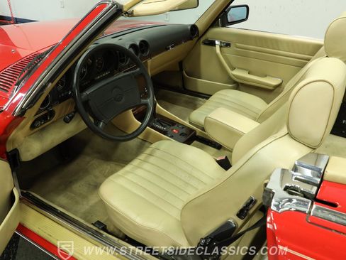Used 1989 Mercedes-Benz 560 SL image 4