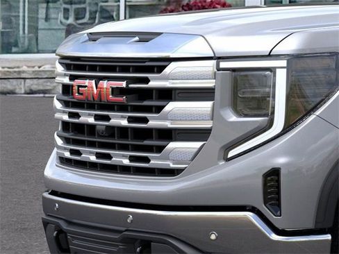 New 2026 GMC Sierra 1500 SLE image 13