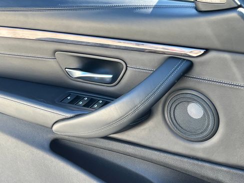 Used 2017 BMW M4 Convertible w/ Executive Package image 27