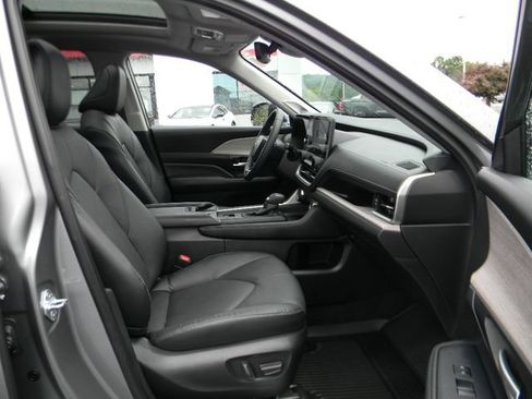 Used 2025 Toyota Grand Highlander AWD Hybrid image 29